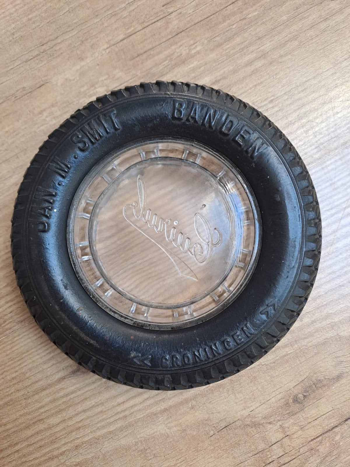 Asbak met massieve autoband, Cuirub Jan M. Smit Groningen, Ophalen of Verzenden, Zo goed als nieuw, Asbak