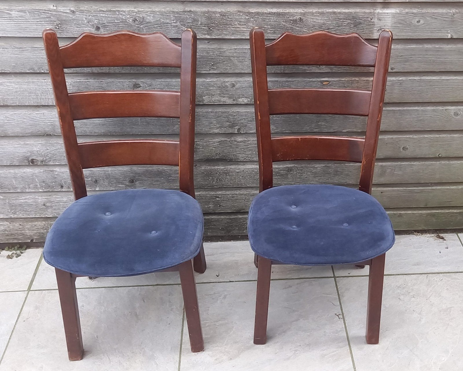 2 eetkamerstoelen, Ophalen