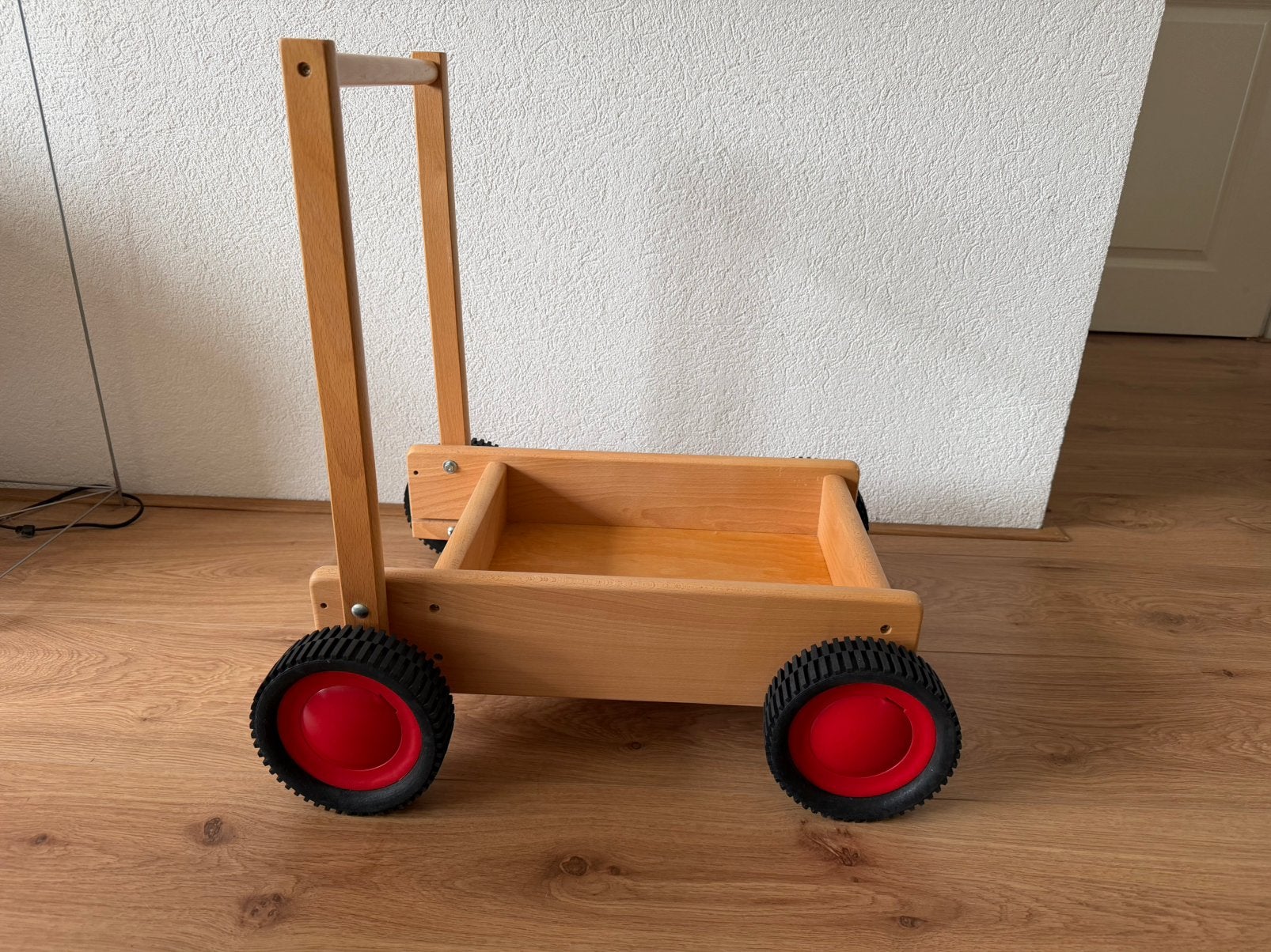Houten loopwagen op rubber banden., Kinderen en Baby's, Ophalen, Zo goed als nieuw, Duw- of Trekspeelgoed