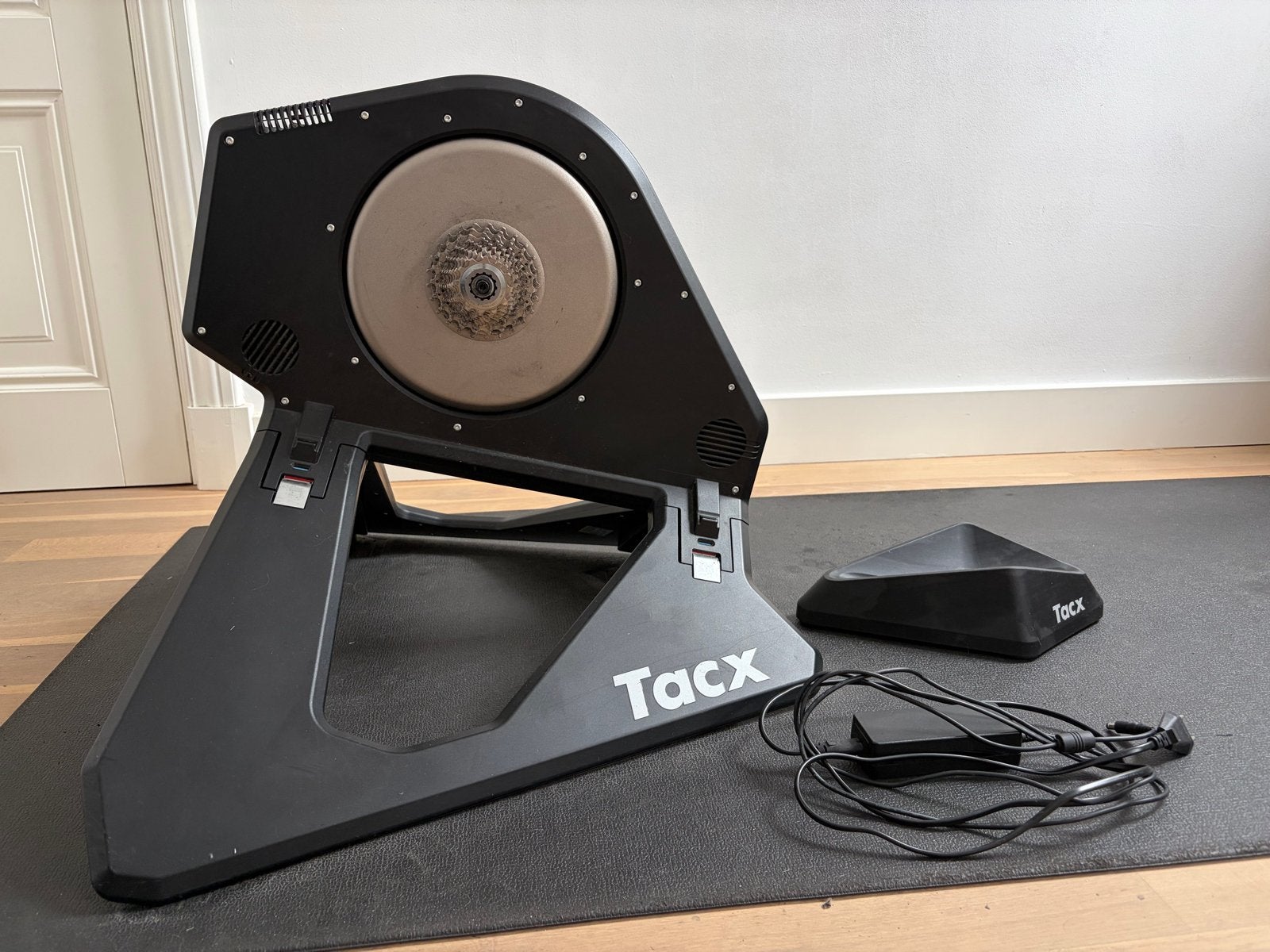 Tacx Neo Smart Trainer - Indoor Fietstrainer, Ophalen, Gebruikt, Overige typen, Kunststof