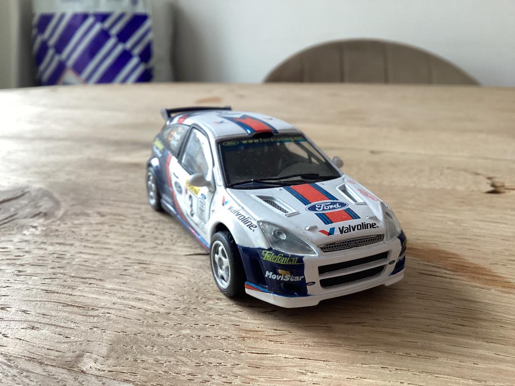 Ford Focus WRC 1:43 Hongwell/Cararama – Sainz MoviStar Rally, Ophalen of Verzenden, Zo goed als nieuw, Auto, Overige merken