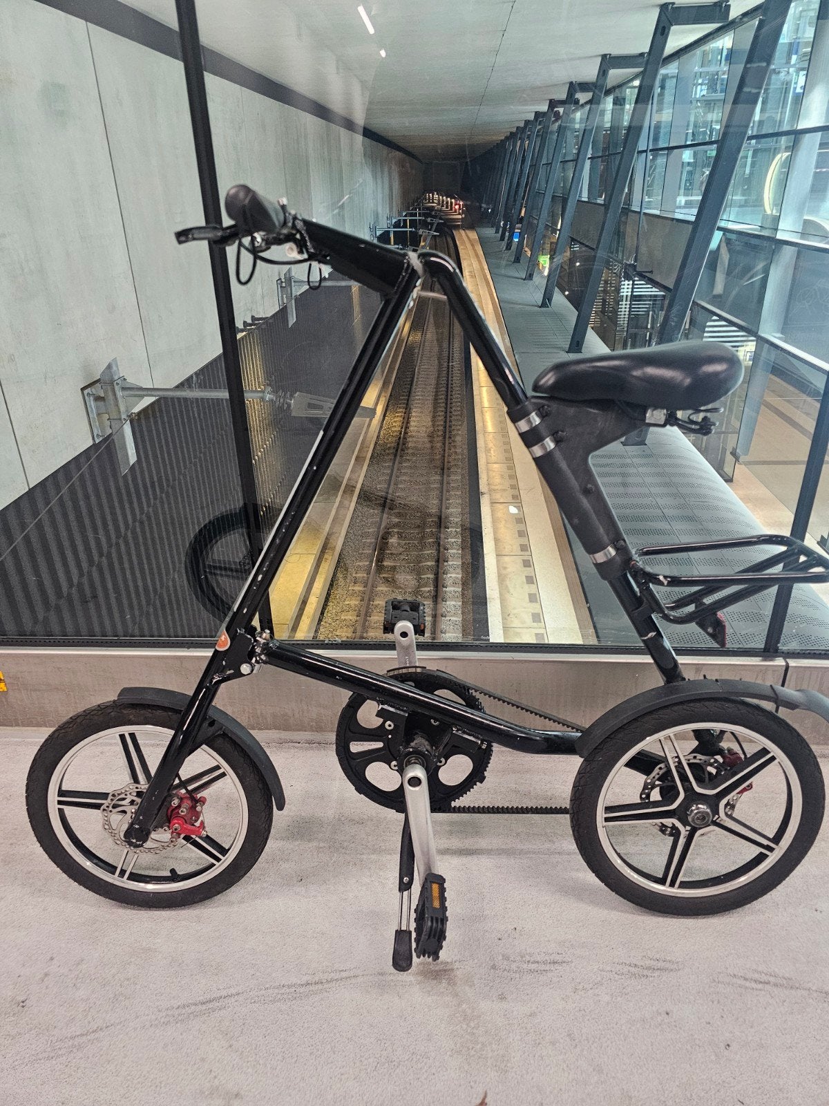 Strida LT Jet black Vouwfiets in zeer goede staat, Brompton, 16 tot 18 inch, Ophalen of Verzenden, Zo goed als nieuw