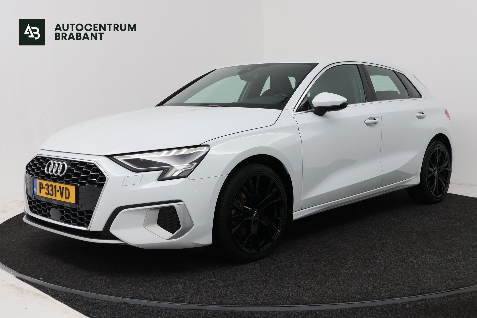Audi A3 Sportback 30 TFSI Business edition (NAVIGATIE, CRUIS, Stof, Gebruikt, Origineel Nederlands, Bedrijf