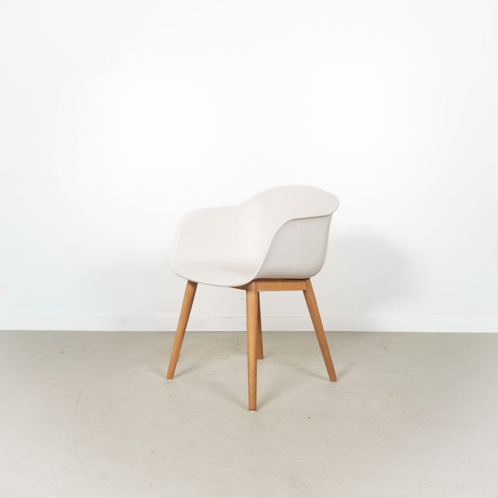 Muuto Fiber Stoel Wit Kunststof – Hout, Niet ingevuld, Zo goed als nieuw, Niet ingevuld, Niet ingevuld