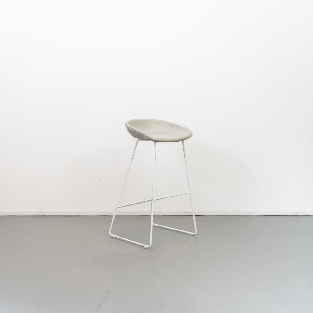 5 Hay about a Stool AAS38 barkruk 75 cm Grijs Leer