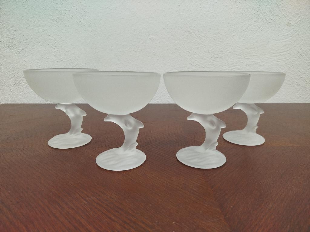 4 ijscoupes mat glas France jaren ‘80, Huis en Inrichting, Keuken | Servies, Glas of Glazen, Ophalen of Verzenden, Overige stijlen