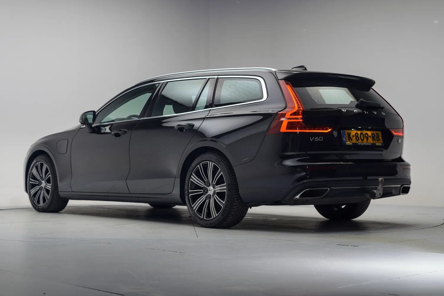 Volvo V60 2.0 T6 AWD Recharge Business Pro [ Leder Comfortst, Automaat, Dealer onderhouden, Gebruikt, 4 cilinders