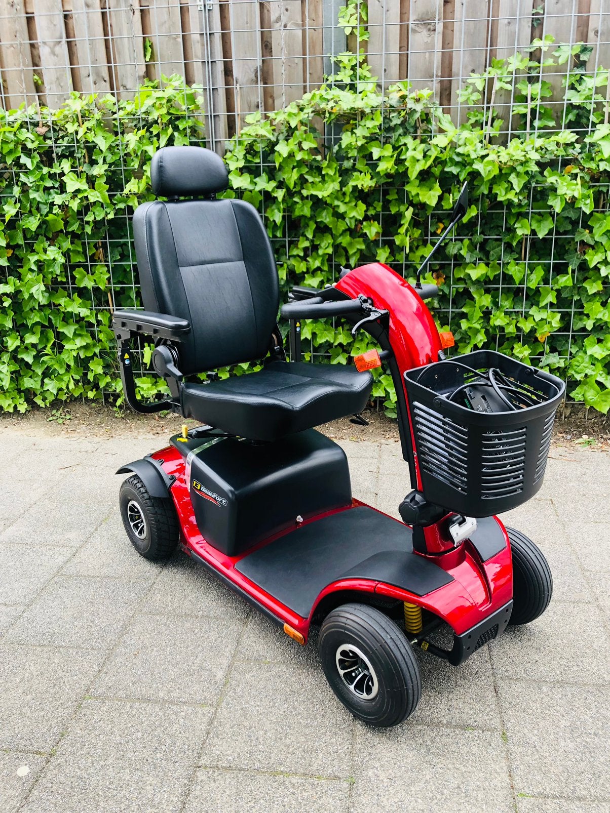 Vrij nieuwe scootmobiel Pride met 4wielen, Ophalen of Verzenden, Zo goed als nieuw
