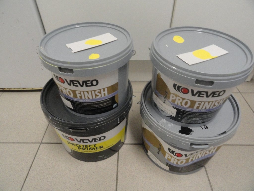 VEVEO PRO FINISH LATEX MAT GEEL en WIT, Wit, Nieuw, Ophalen of Verzenden, Verf