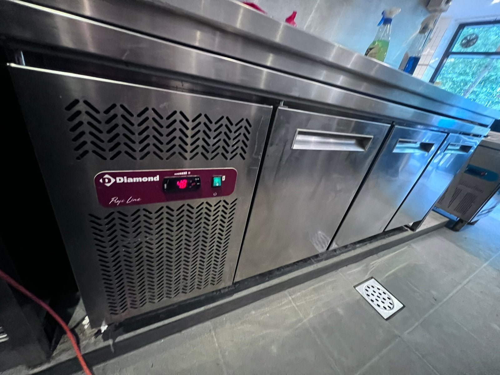 Professionele gekoelde werkbank Diamond Profi Line, Computers en Software, Servers, Zo goed als nieuw, Ophalen