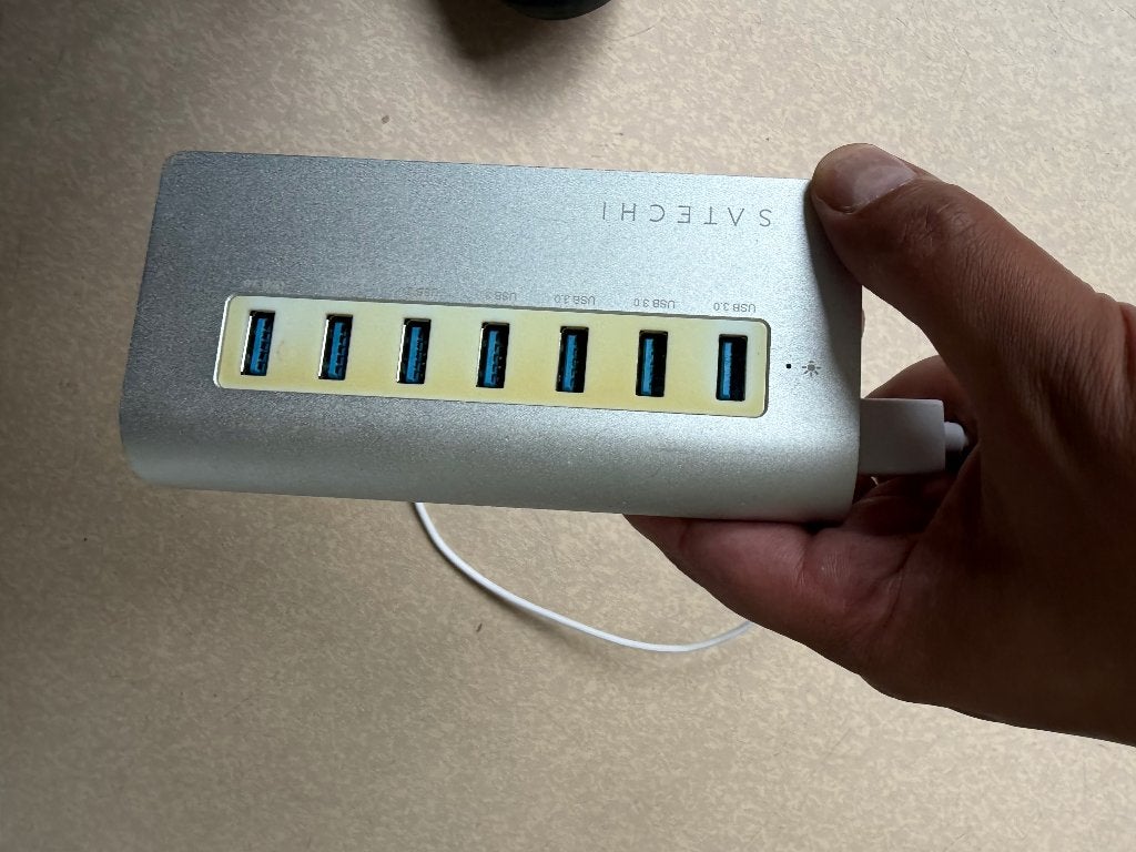 Satechi 7-poorts USB 3.0 hub, aluminium, ST-UHA37W, Satechi, Ophalen of Verzenden, USB-hub, Gebruikt