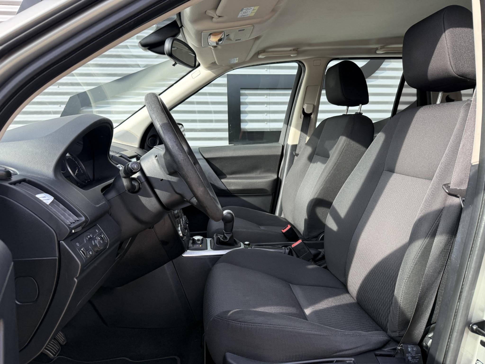 Land Rover Freelander 2.2 TD4 E Navi|Trekhaak|PDC|Clima|Crui, Auto's, Euro 5, Stof, Gebruikt, Zwart