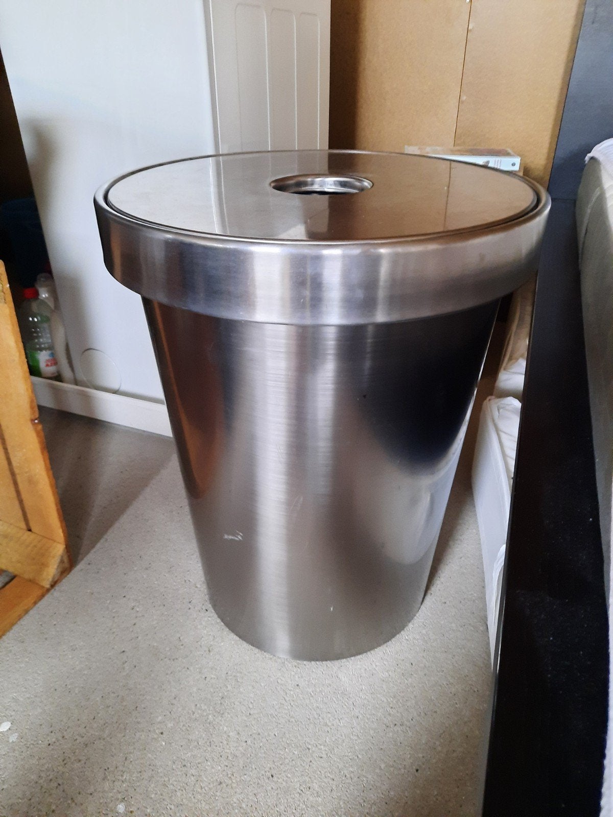 Robuuste metalen wasmand, Ophalen, Gebruikt