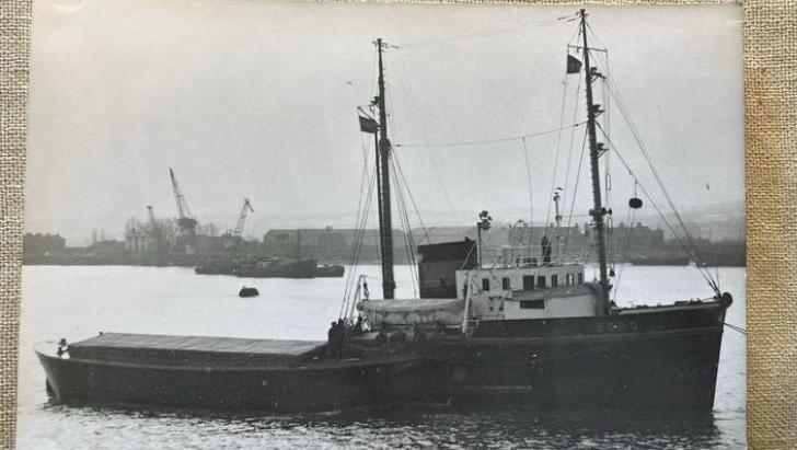 Zee sleepboot  EBRO  ex HUDSON  1939  in Engeland, Ophalen of Verzenden, Zo goed als nieuw, Kaart, Foto of Prent