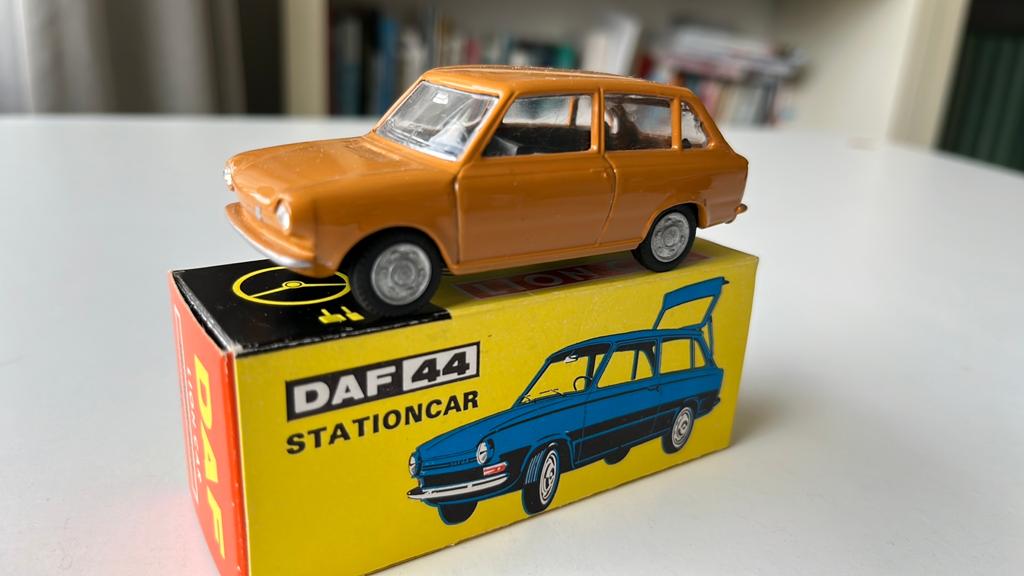 Lion Car/Lion Toys Daf 44 stationcar, zelfzame kleur/doosje, Hobby en Vrije tijd, Modelauto's | 1:43, Ophalen of Verzenden, Nieuw