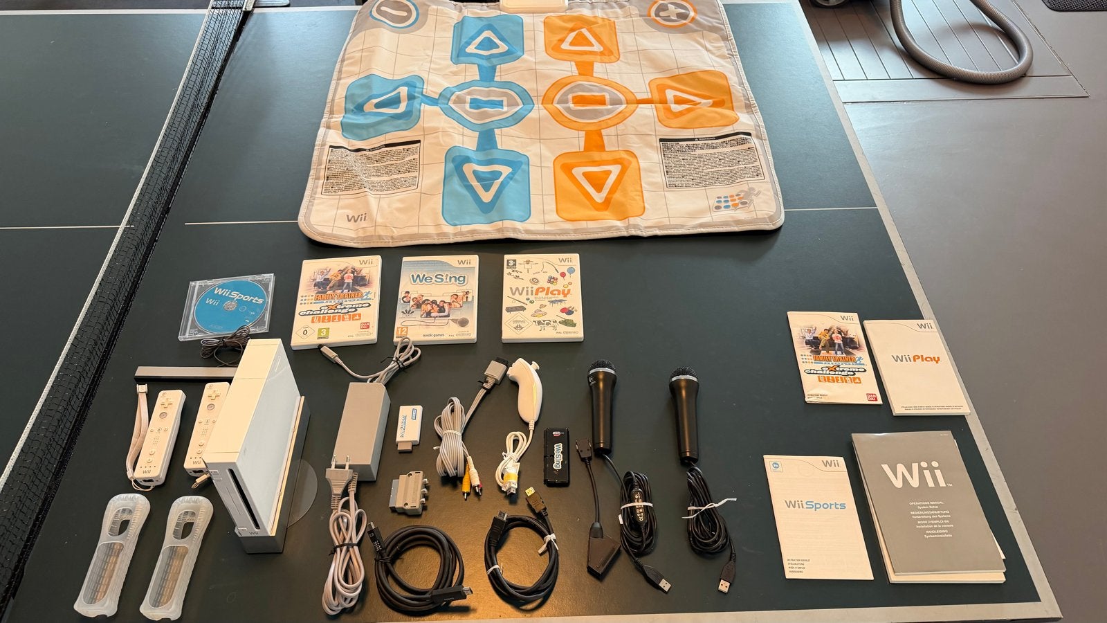 Complete Nintendo Wii bundel met accessoires en games, Spelcomputers en Games, Ophalen of Verzenden, Zo goed als nieuw, Met 3 controllers of meer