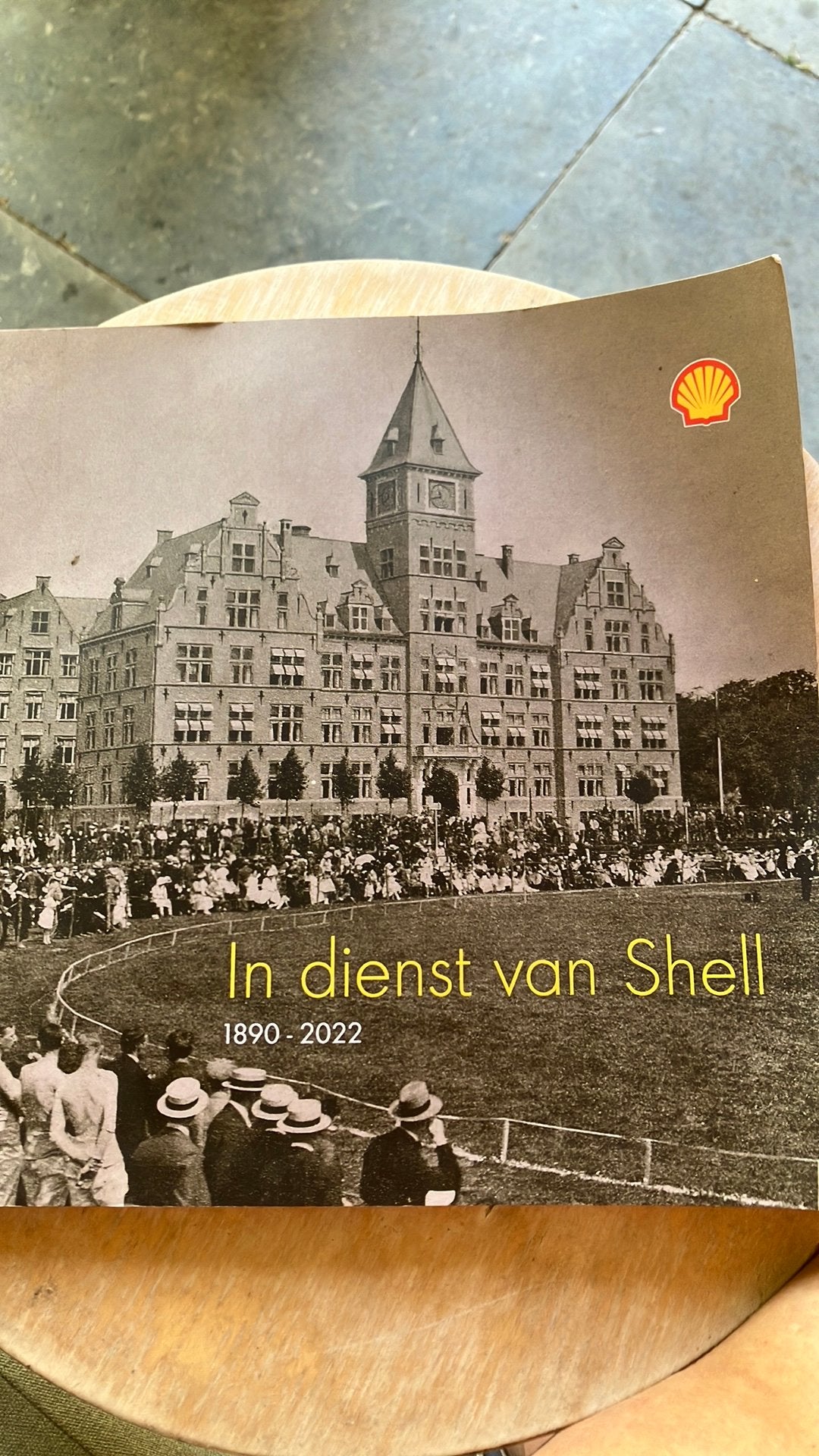 In dienst van Shell 1890-2022, Ophalen of Verzenden, Zo goed als nieuw