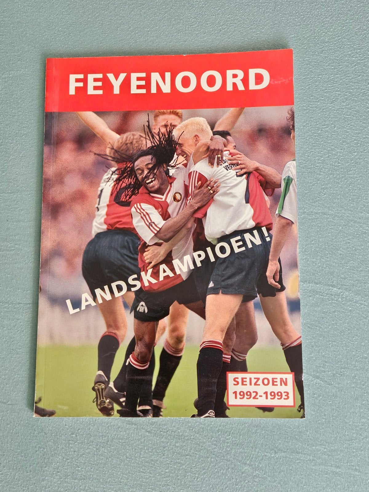 Feyenoord Landskampioen! Seizoen 1992-1993 Boek, Ophalen of Verzenden, Zo goed als nieuw, Cees Kuiper, Emile Schelvis, Balsport