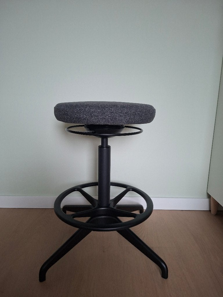 Lidkullen ergonomische kruk, Ophalen, Zo goed als nieuw, Bureaukruk, Grijs