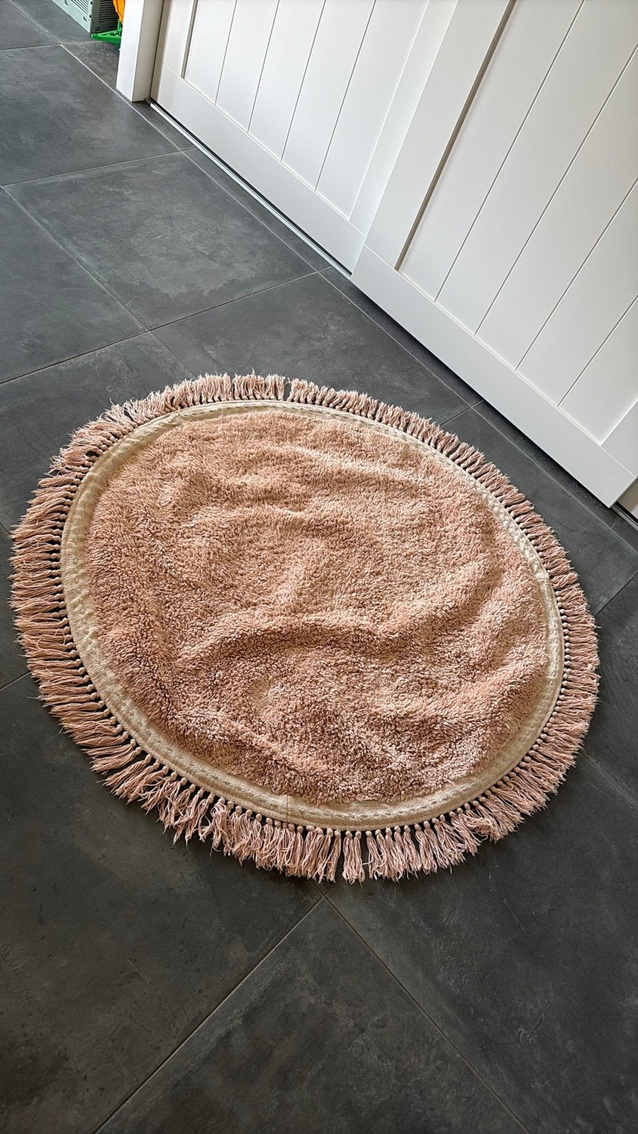Rond vloerkleed van Tapis Petit, Ophalen, Rond, Zo goed als nieuw, Roze