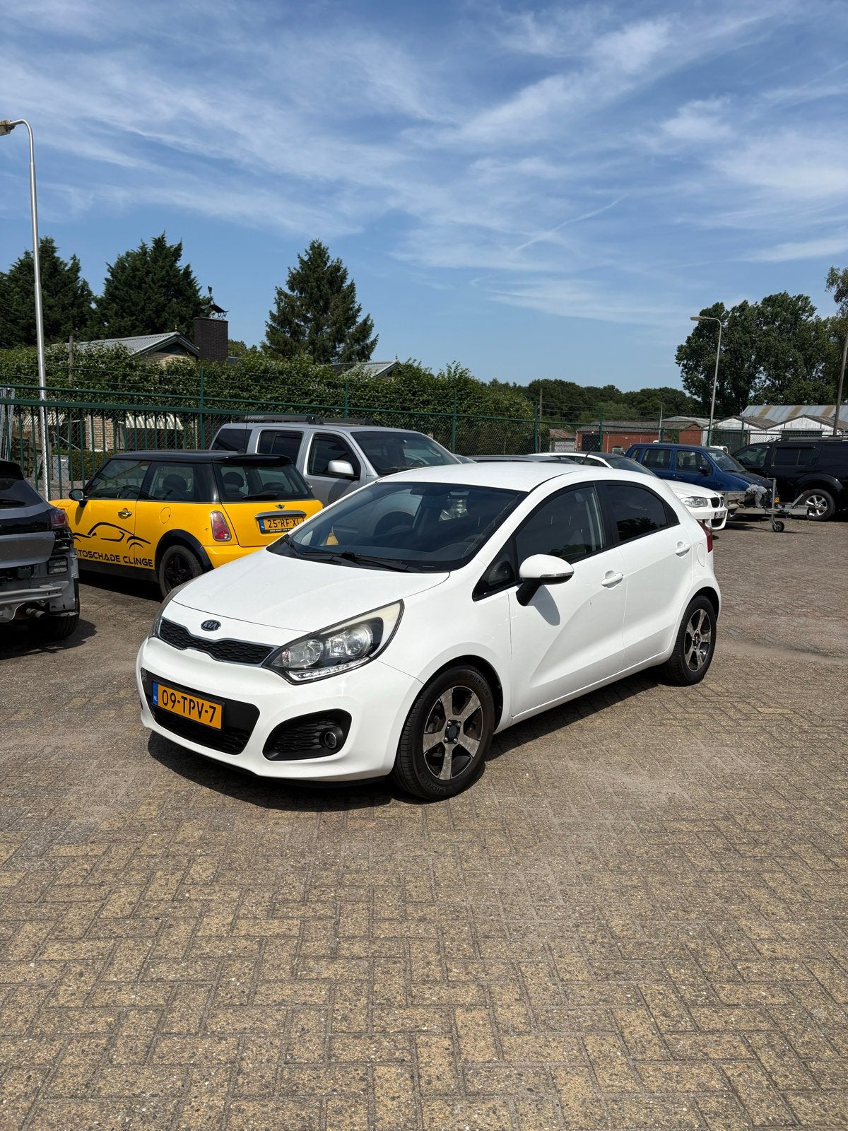 Kia Rio 1.2 I 5DRS 2012 Wit, 450 kg, 40 €/maand, Zwart, 4 cilinders