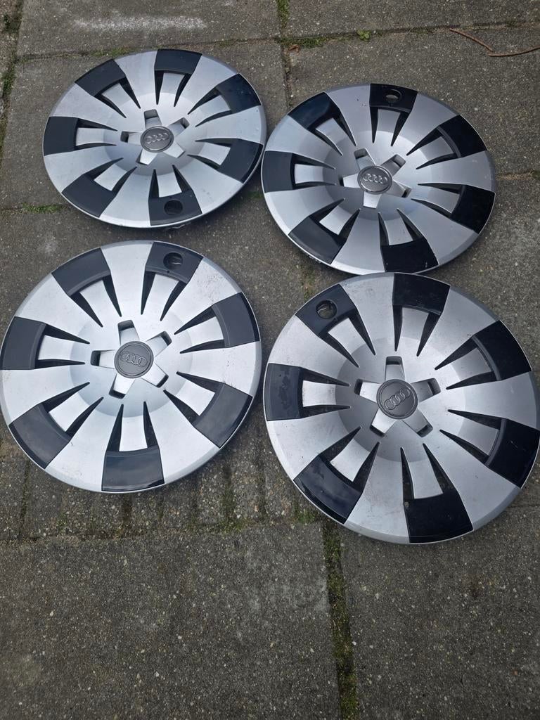 Set van 4 originele Audi wieldoppen, Ophalen, Gebruikt