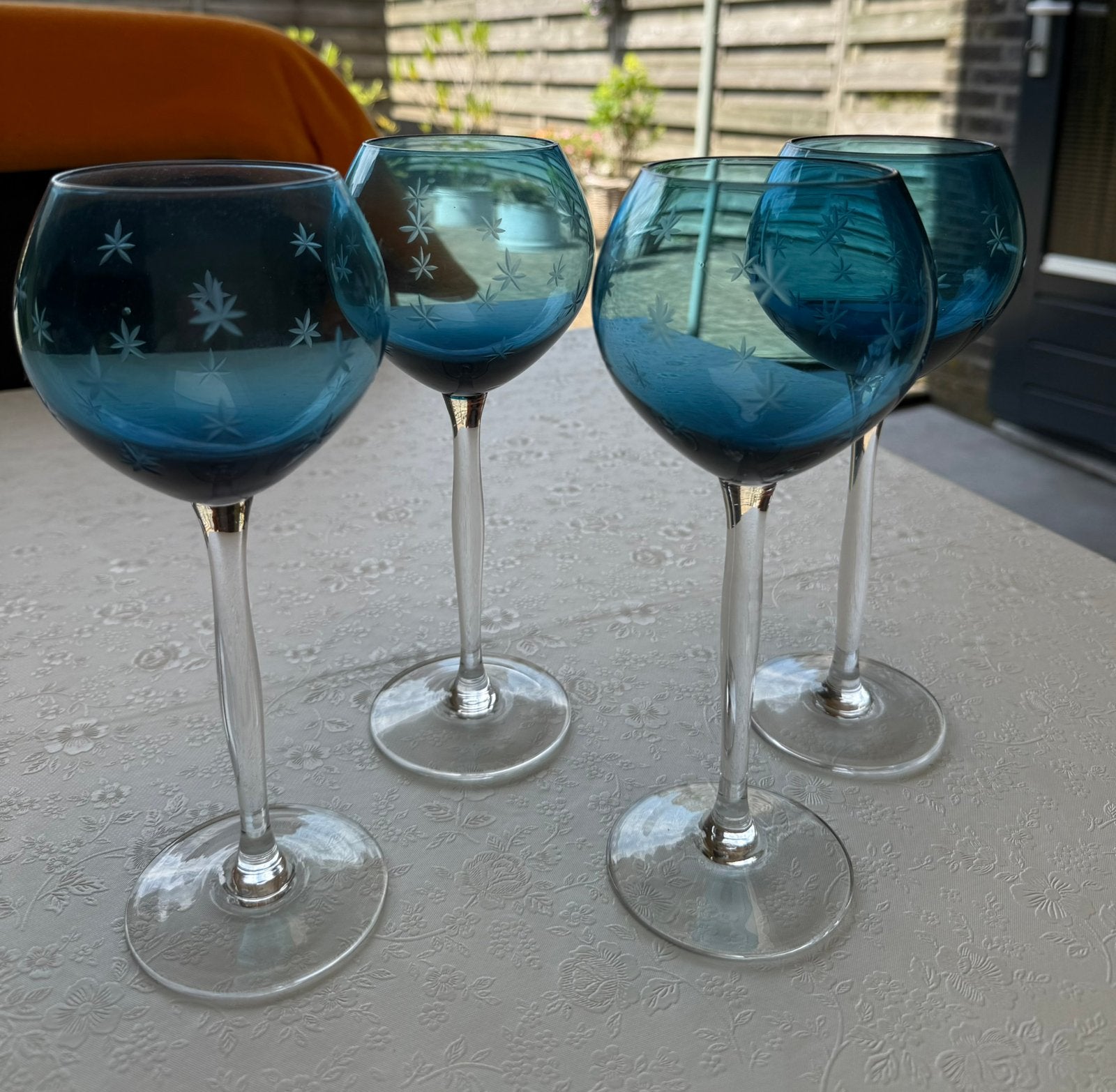 Prachtige geslepen blauwe wijnglazen, Ophalen, Zo goed als nieuw, Overige typen