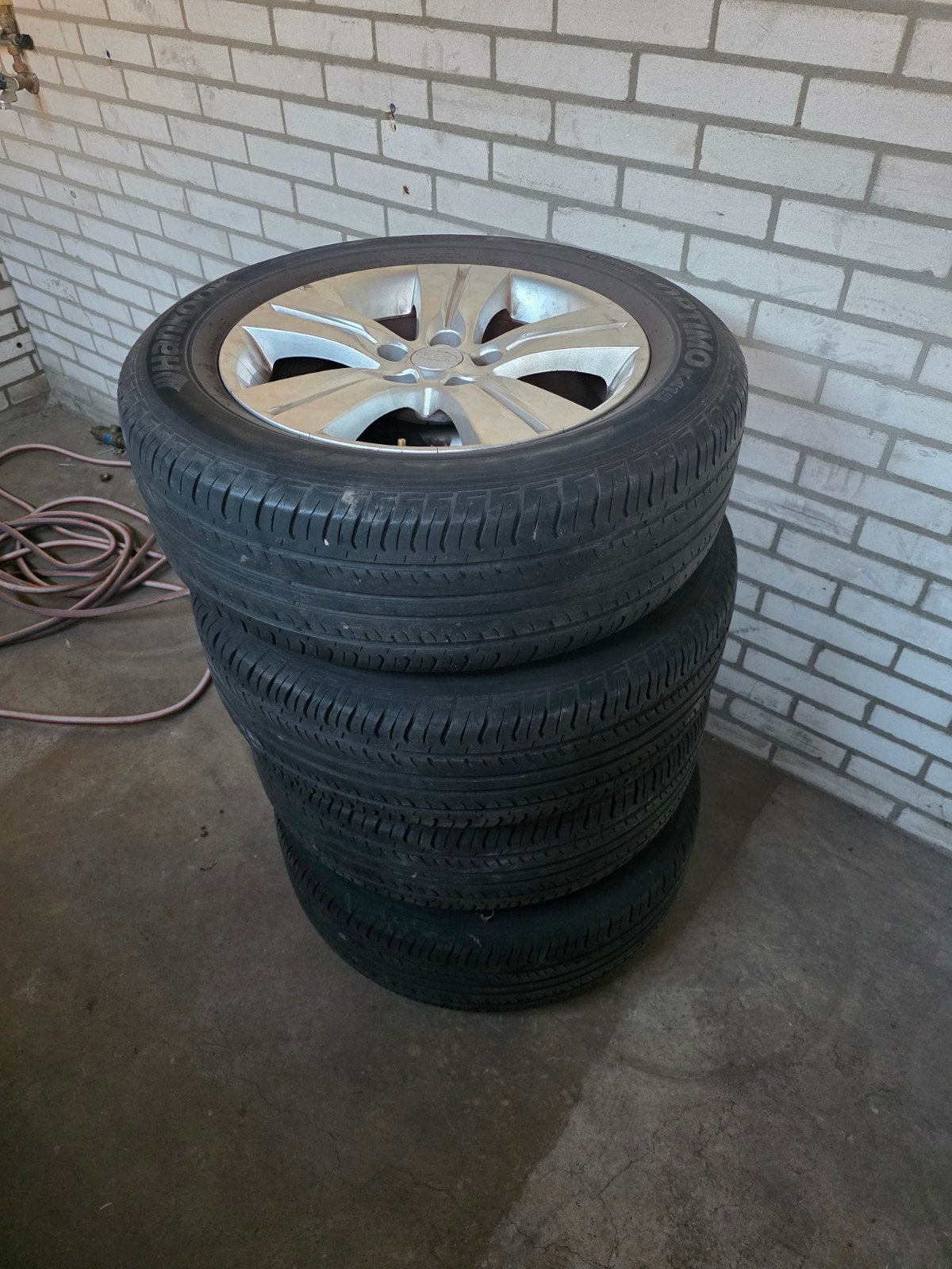 Kia Sportage 17 inch velgen met Hankook zomerbanden, Auto-onderdelen, Banden en Velgen, Ophalen