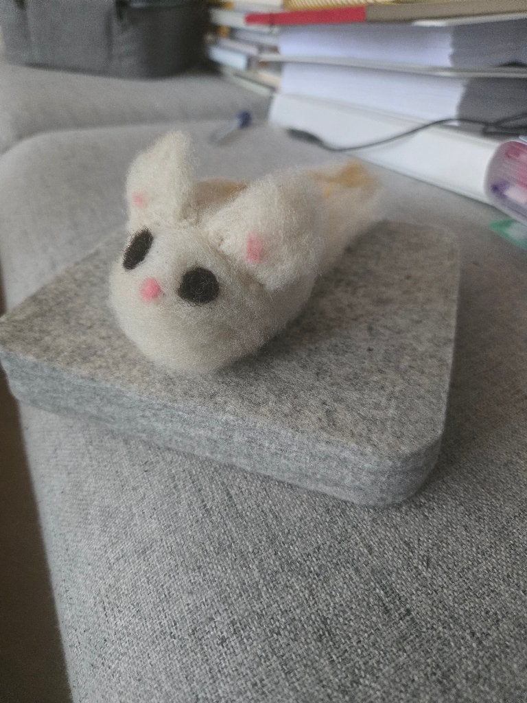 Lief vilt muisje met fluffy staart, Ophalen of Verzenden, Nieuw, Figuurtje(s)