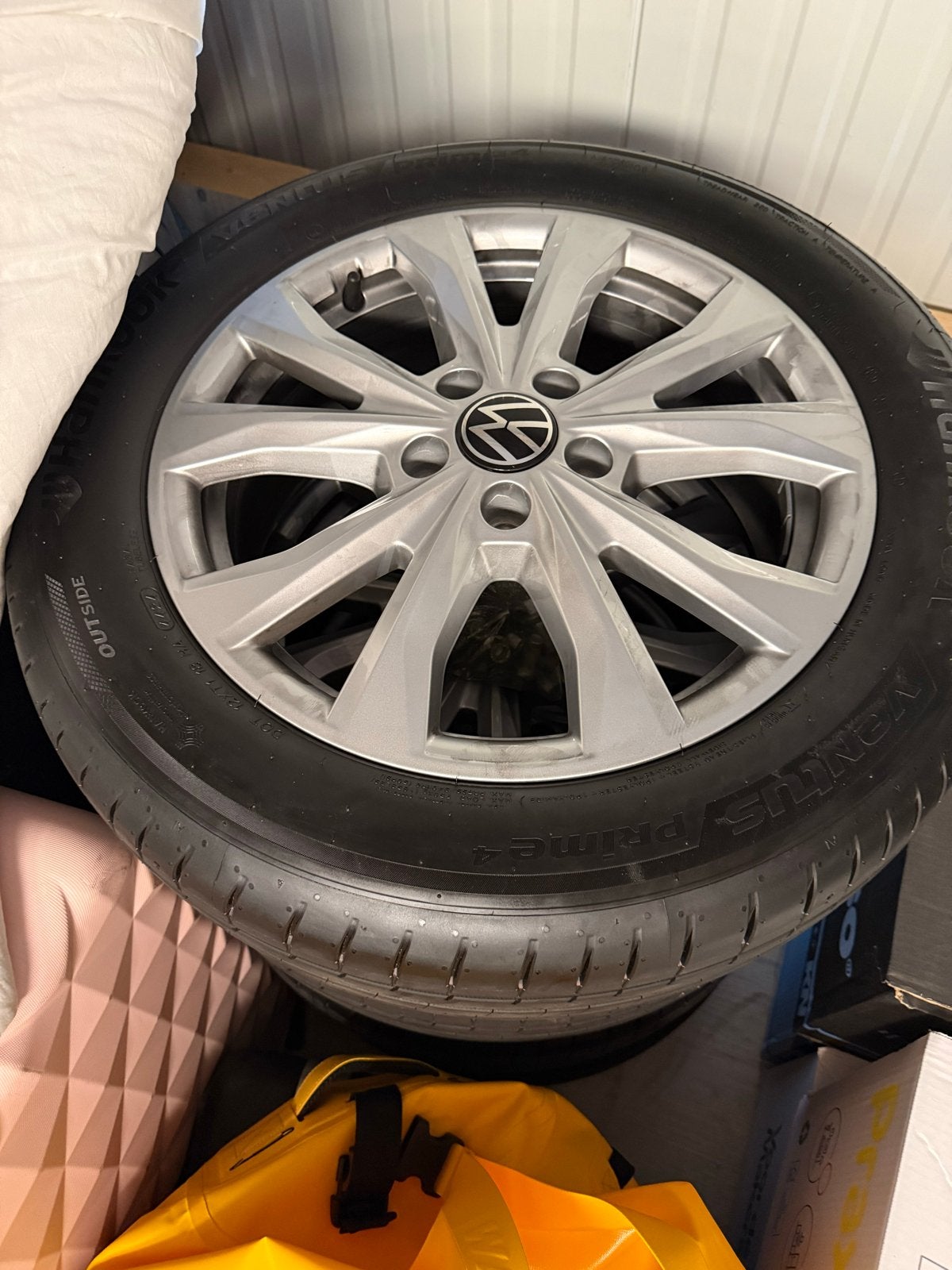 Nieuwe Set van 4 VW Caddy velgen met nieuwe banden, Banden en Velgen, 17 inch, Ophalen of Verzenden, Personenwagen