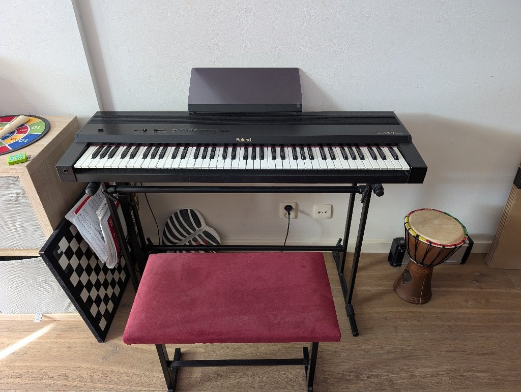 Roland KR-33 Digital Piano Keyboard, stand and stool, Muziek en Instrumenten, Ophalen, Gebruikt, Zwart, Digitaal