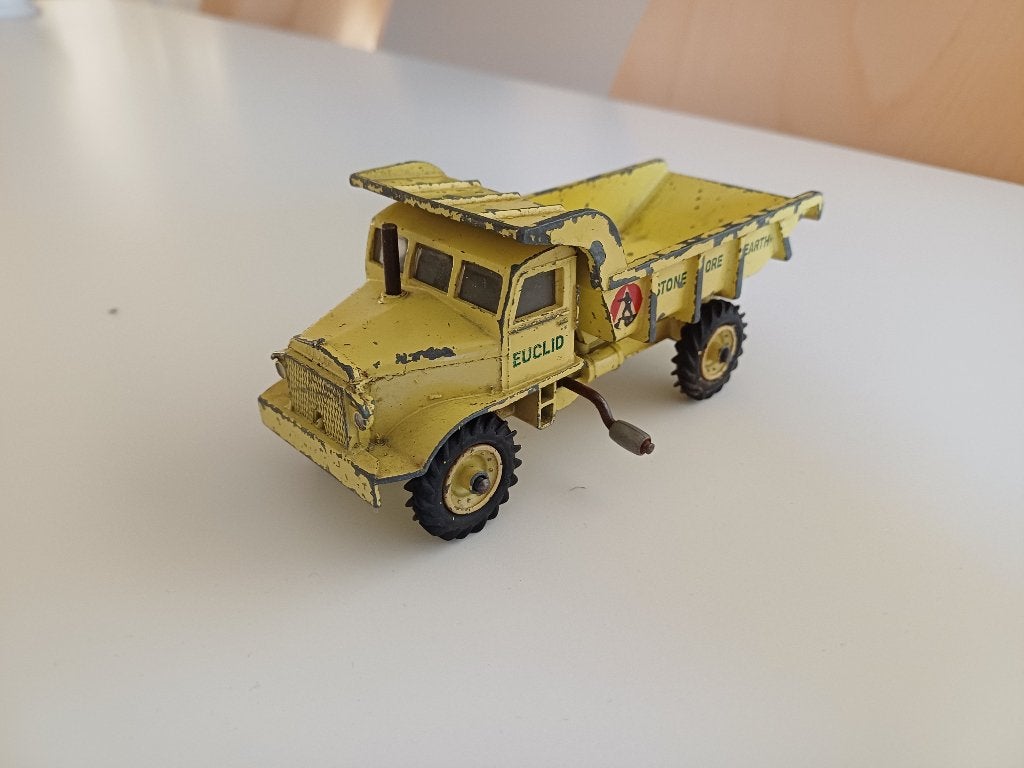 Dinky Toys Euclid kiepwagen in gele uitvoering., Ophalen of Verzenden, Gebruikt, Bus of Vrachtwagen, Dinky Toys