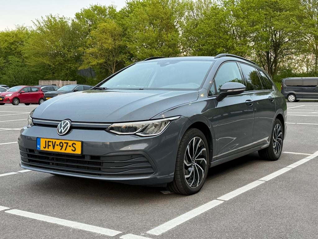 Volkswagen Golf Variant 1.0 Etsi 110pk Dsg-7 2021 Grijs, Auto's, Volkswagen, 680 kg, Stationwagon, 19 km/l, 3 cilinders