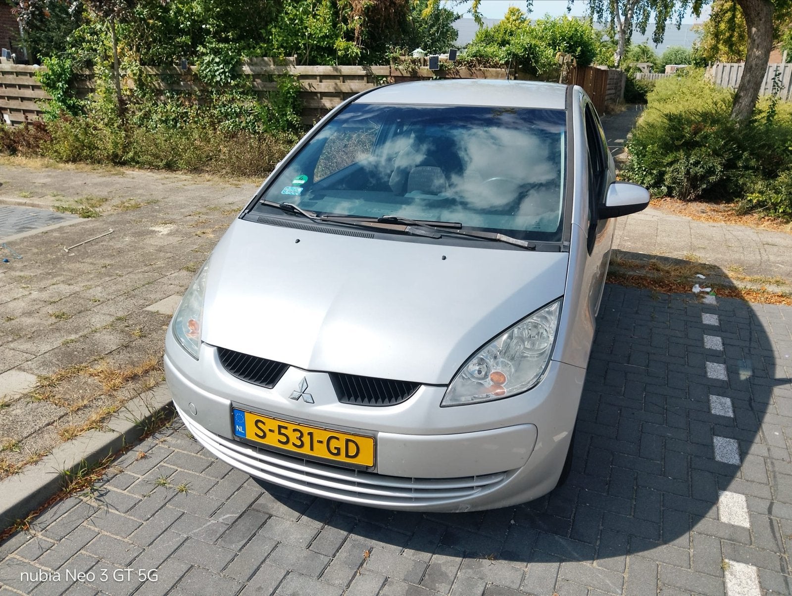 Mitsubishi 2005 Grijs, 95 pk, 930 kg, Particulier, 500 kg