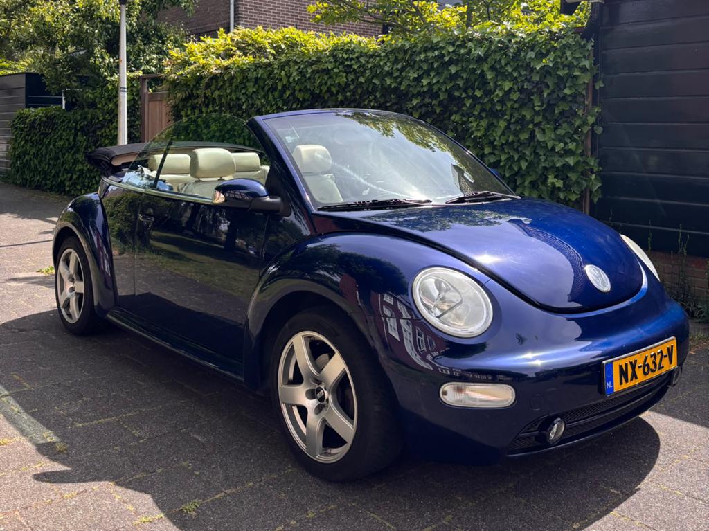Volkswagen New Beetle cabrio, 2.0, automaat, carplay, Automaat, 1984 cc, Leder, 115 pk