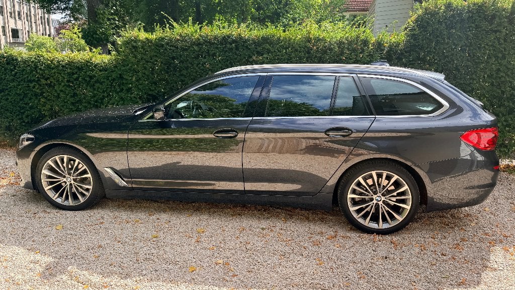 BMW 520i ACC 360 HUD HK Pano Trekhaak service t/m 2029, Auto's, Achterwielaandrijving, 1610 kg, Euro 6, 4 cilinders