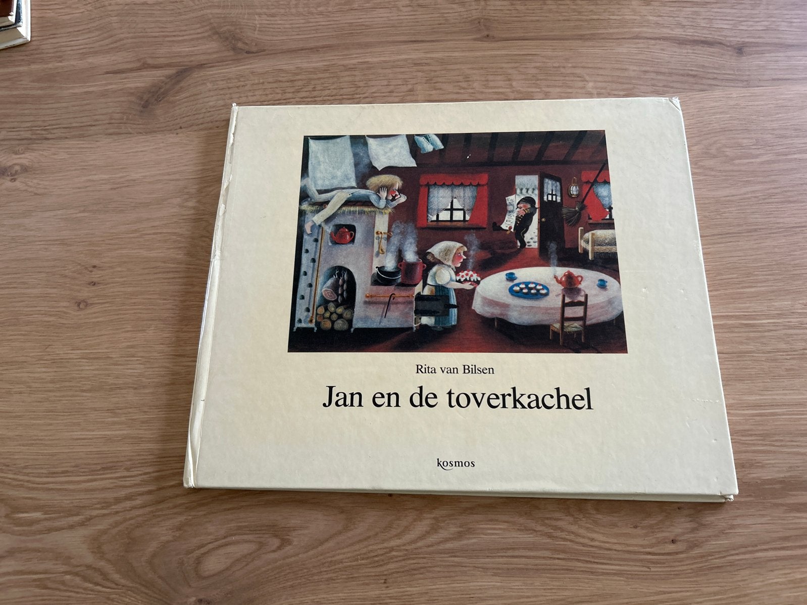 Jan en de toverkachel - Rita van Bilsen (Kosmos), Ophalen of Verzenden, Gelezen, Sprookjes