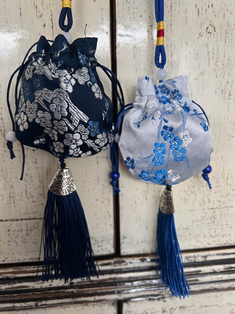 Chinese kasthanger zakje tasje chinees potpourri amber blok, Huis en Inrichting, Woonaccessoires | Overige, Verburgt Vintage, Blauw
