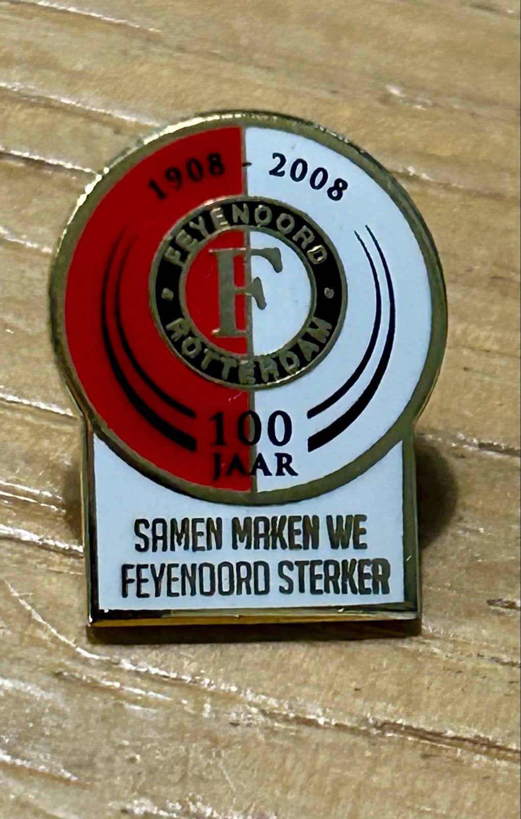 Nieuw Feyenoord 100 jaar speldje, Verzamelen, Speldjes, Pins en Buttons, Ophalen of Verzenden, Nieuw, Sport, Speldje of Pin