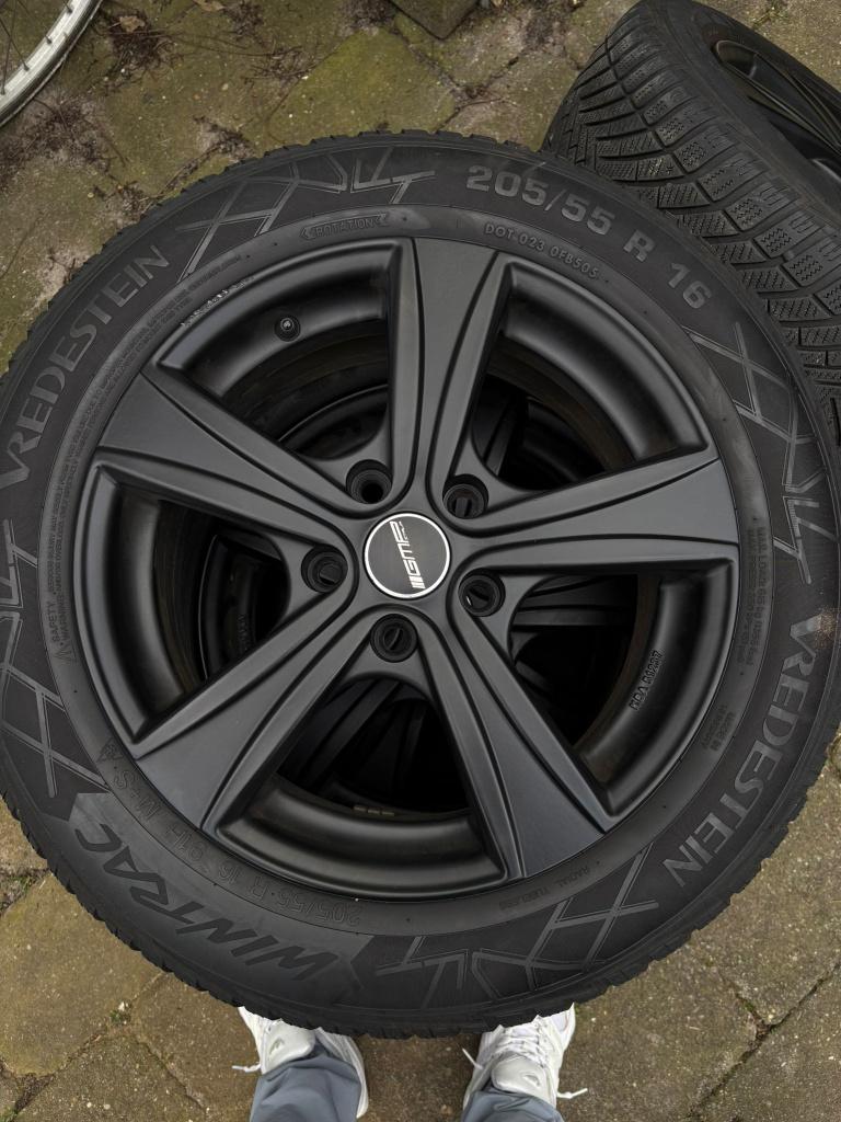 winterbanden op GMP italia alu velgen 16 inch (steek 5x112), Ophalen, Gebruikt