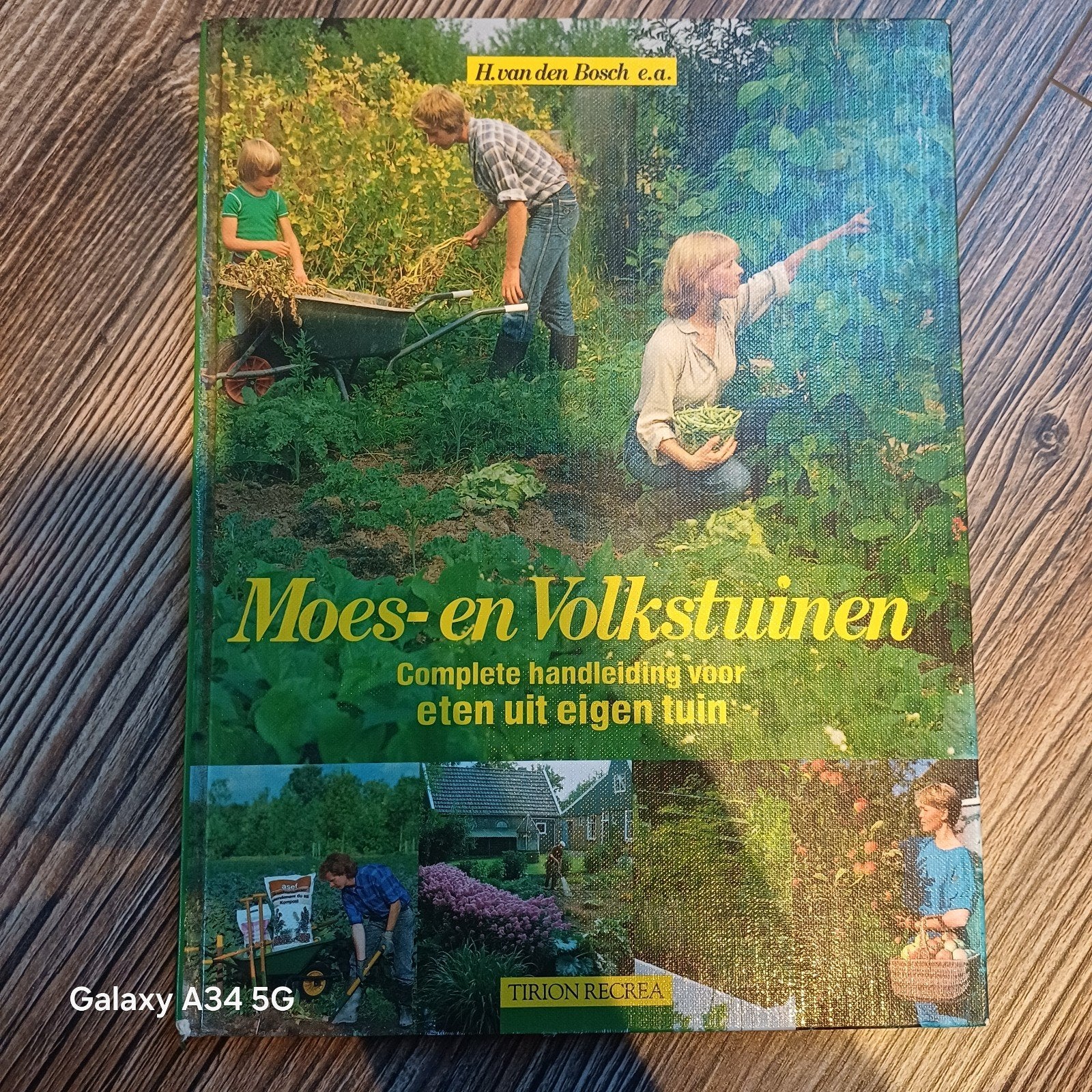 Moes- en Volkstuinen: Complete handleiding voor eigen tuin, Ophalen of Verzenden, Gelezen, H. van den Bosch e.a., Moestuin