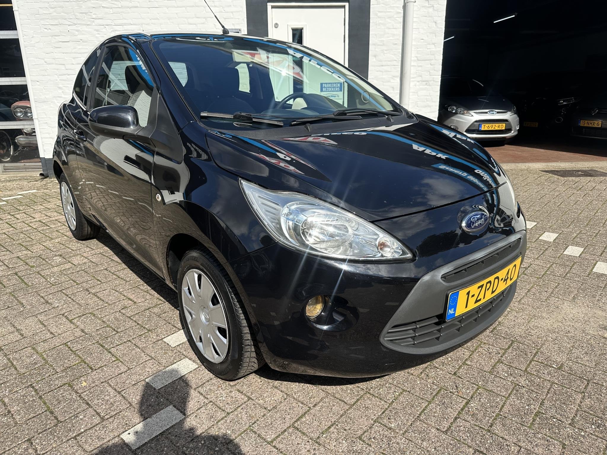Ford Ka 1.2 Titanium Nieuwe apk bij aflevering, Auto's, Voorwielaandrijving, Stof, Gebruikt, 1242 cc