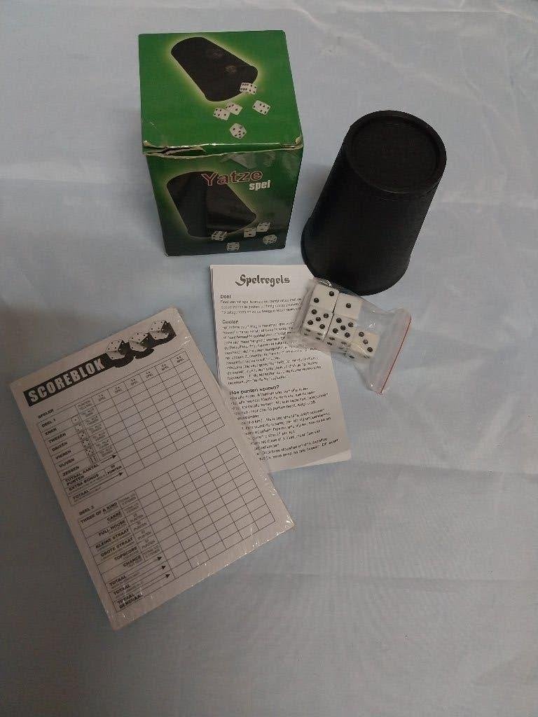 Yahtzee compleet nieuw en score blok, Ophalen of Verzenden, Nieuw, Onbekend