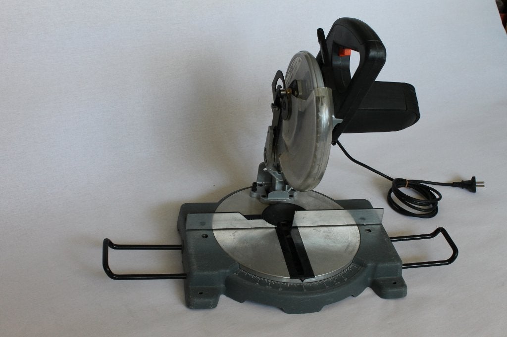 Kinzo afkortzaag E8329, Doe-het-zelf en Verbouw, Gereedschap | Zaagmachines, Ophalen, Gebruikt, Kinzo, Afkortzaag