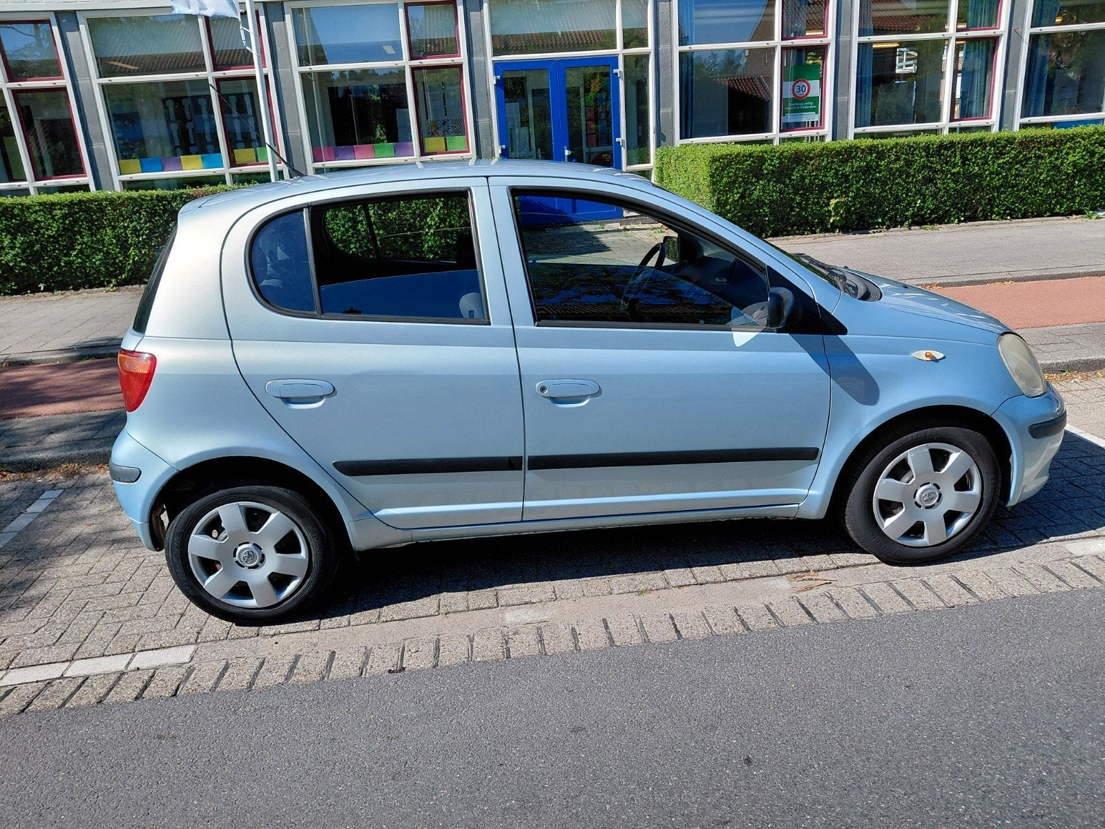 Toyota Yaris 1.3 16V Vvti 5DR 2005 Blauw, Auto's, Voorwielaandrijving, Stof, 4 cilinders, Origineel Nederlands