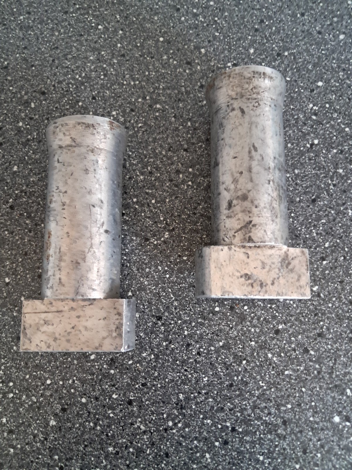 2 Aluminium bussen voor lampenbeugel DAF XF sleepoog, Ophalen, Gebruikt