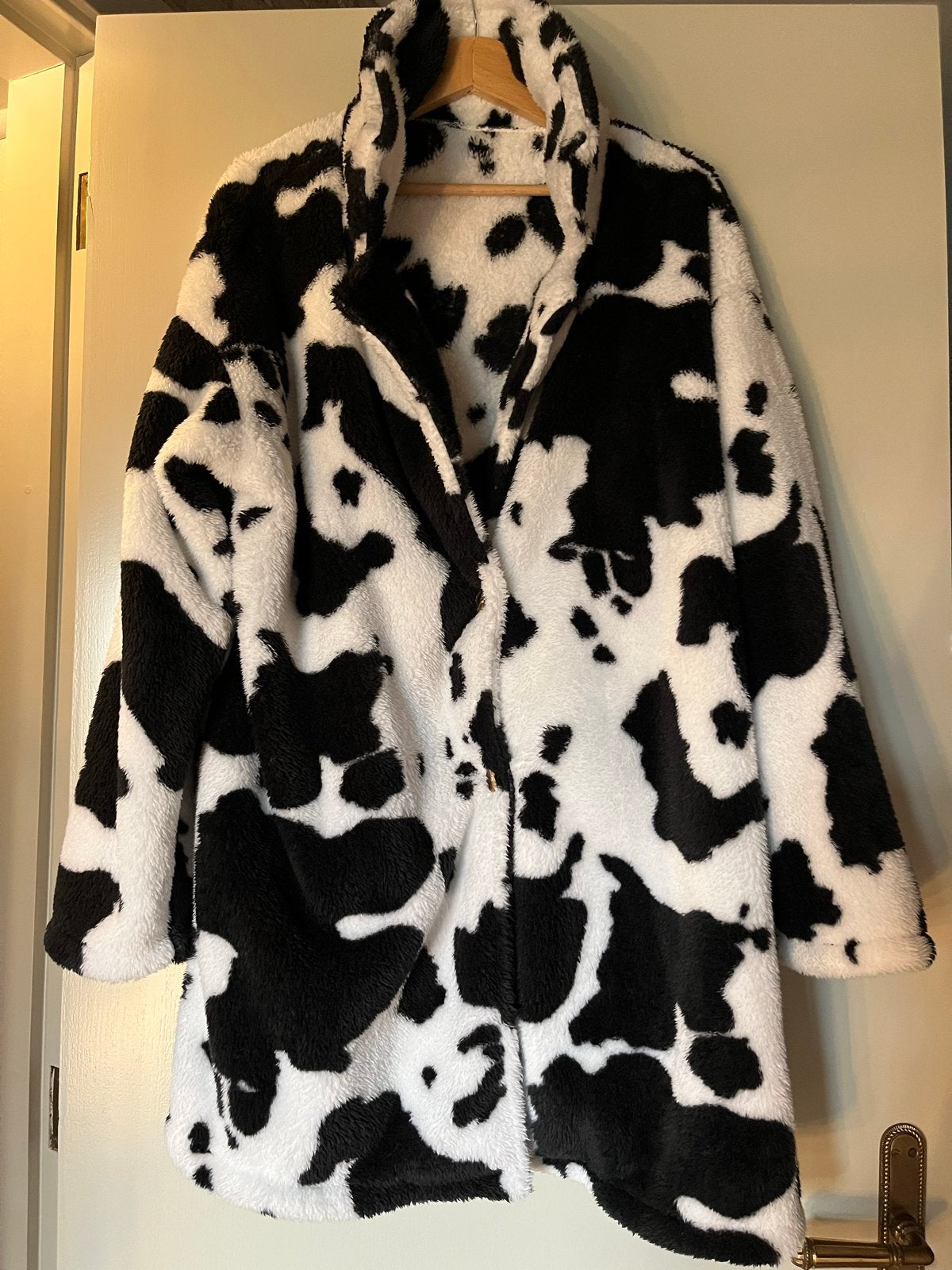 Zwart-witte koeienprint jas - XXL, Kleding | Dames, Jassen | Winter, Ophalen of Verzenden, Nieuw, Maat 46/48 (XL) of groter, Zwart