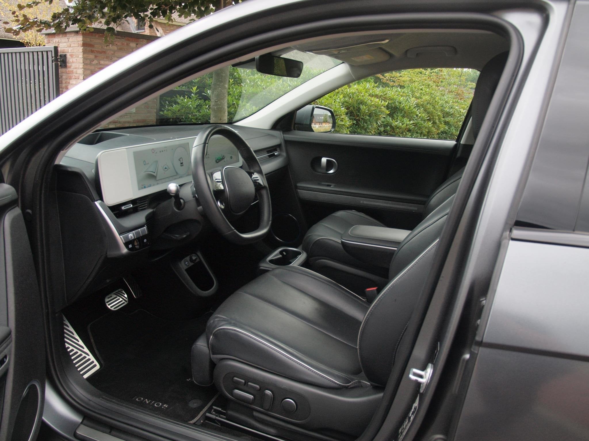Hyundai IONIQ 5 Lounge 73kWh | Zware accu pakket | Camera |, Automaat, Achterwielaandrijving, Gebruikt, Lichtsensor