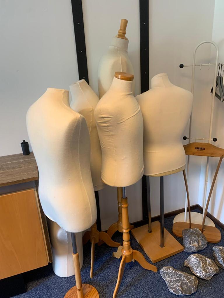 Etalage bustes paspoppen mannequins, Ophalen, Gebruikt