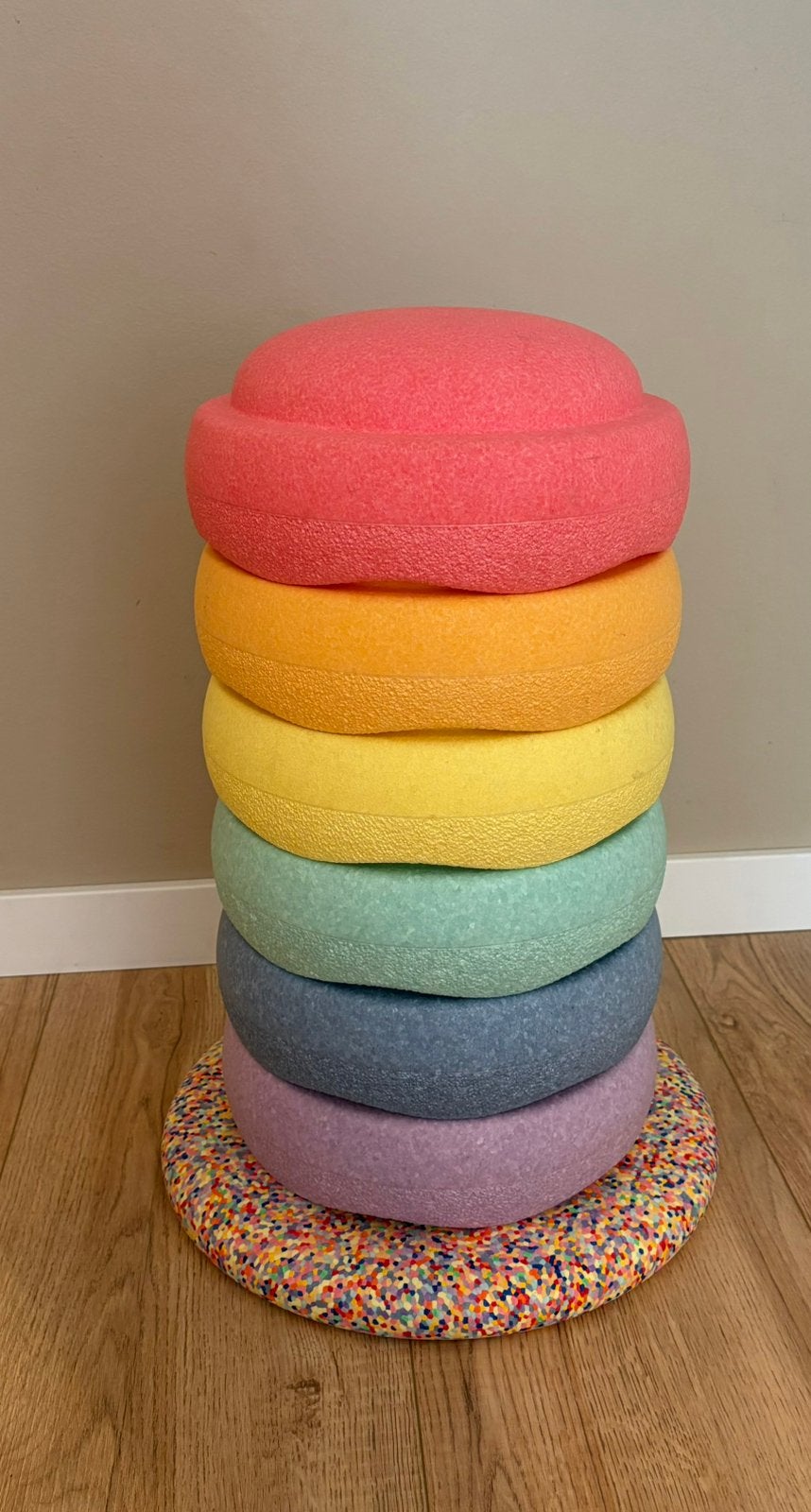 STAPELSTEIN RAINBOW PASTEL MET SUPER CONFETTI BALANCE BOARD, Ophalen, Gebruikt